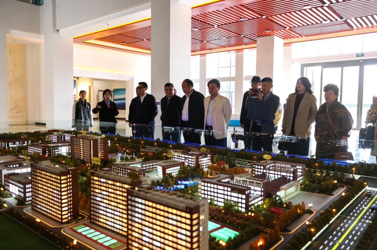 参观学习拓思路 对标提升谋发展——hg8868皇冠登录赴甘肃医学院、平凉职业技术学院开展考察学习活动