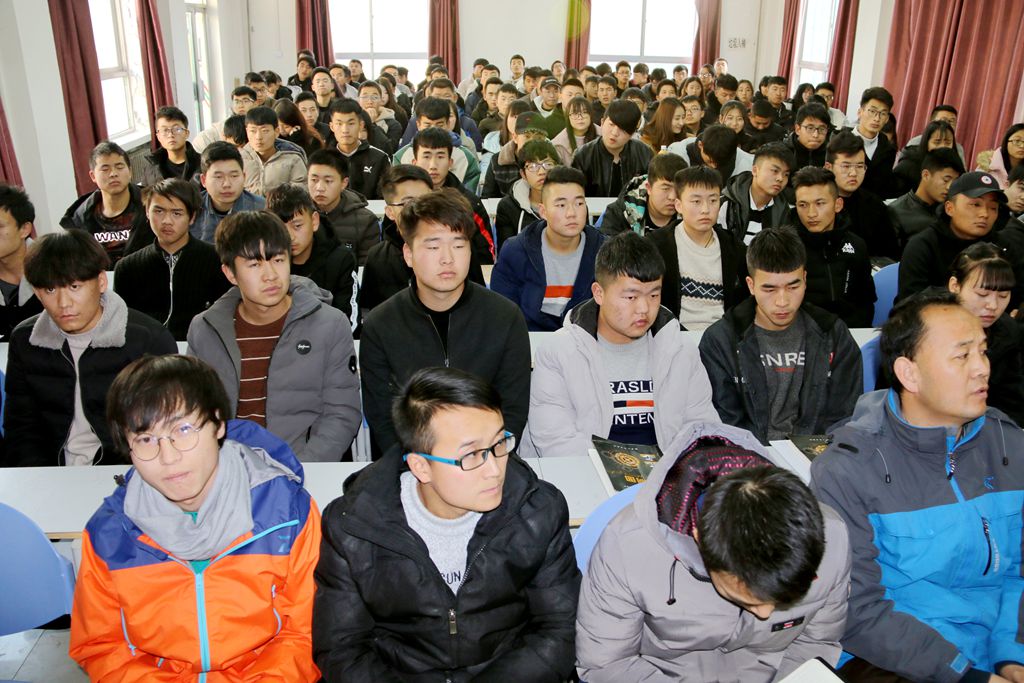 hg8868皇冠登录举行与吉利集团校企合作订单班宣讲会2.jpg